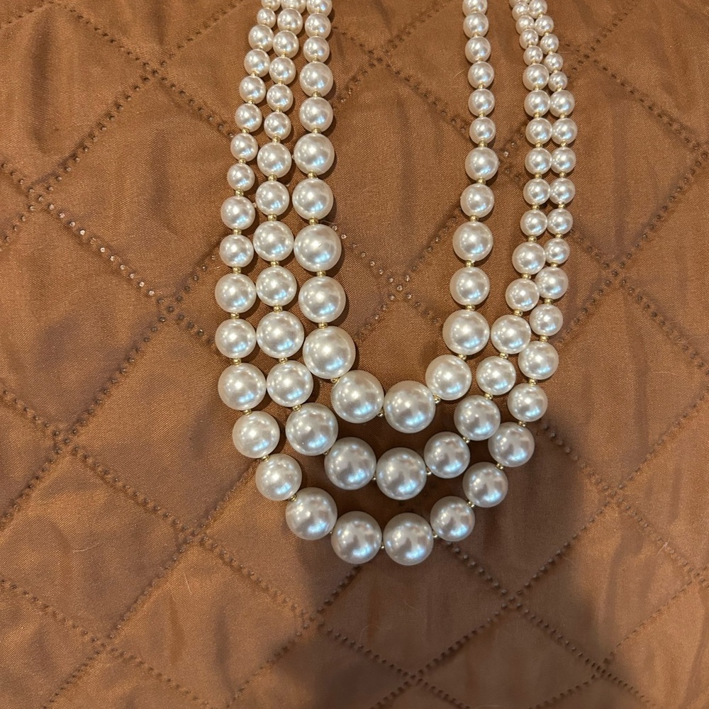 Elegant Pearl Necklace
